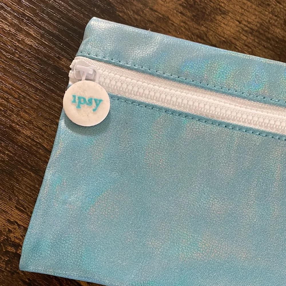 * Ipsy‎ Cosmetic Case * 7.5